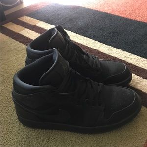 Air Jordan  retro 1 mid 🔥🔥